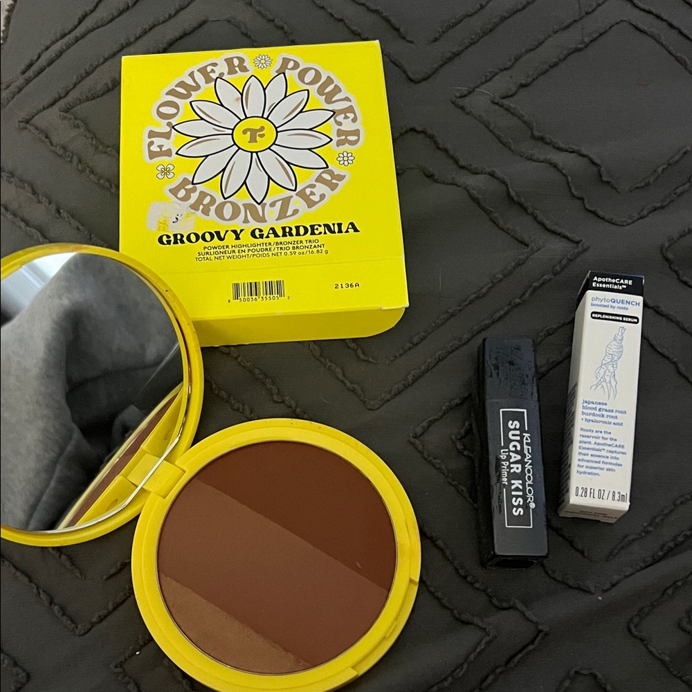 Bronzer in Groovy Gardenia - Brown